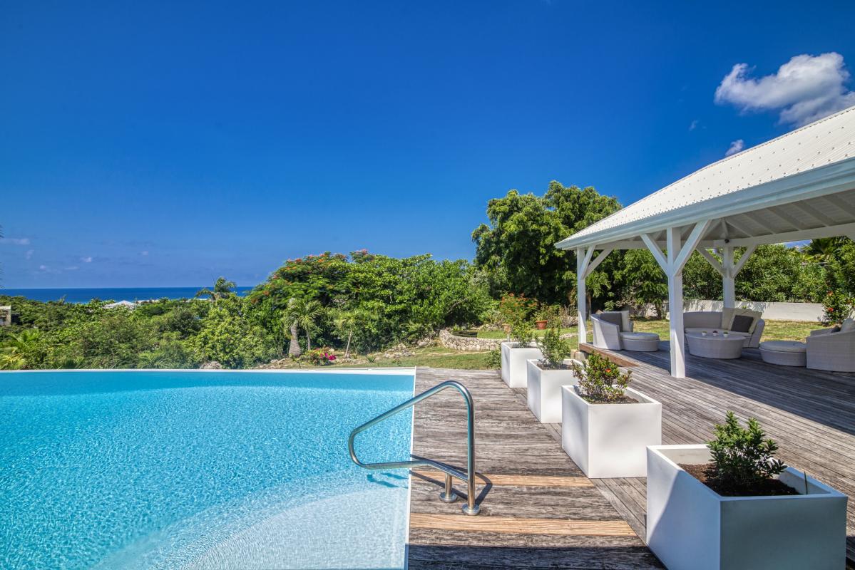 8 Location villa callisto 3 chambres 3 salles de bain avec piscine vue mer aux Terres Basses à Saint Martin